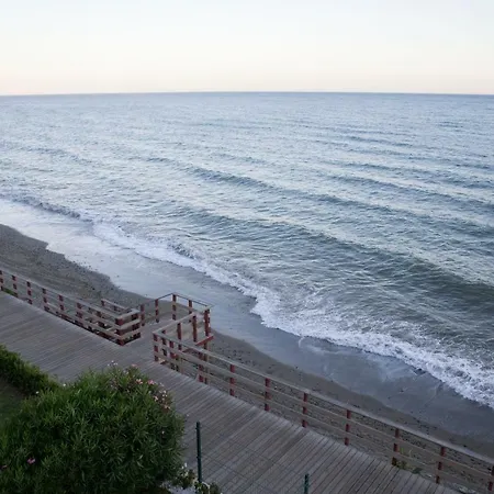 Casa Tiki Lägenhet Estepona